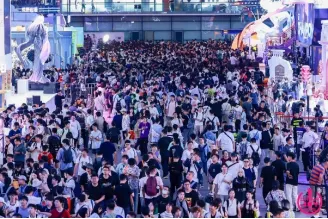 云曾科技团队在 ChinaJoy BTOB 展馆接待来访客户